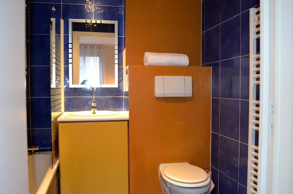 Les Appartements Du Moulin Rouge Paris 0*,  France